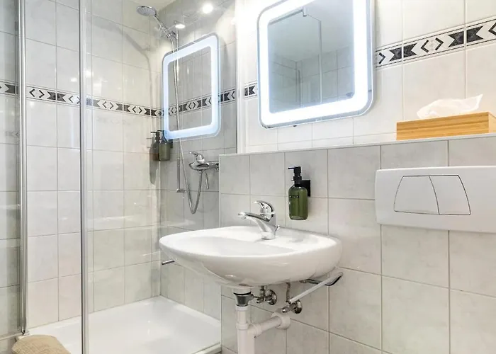 Modern - Ski-in, Ski-out - By